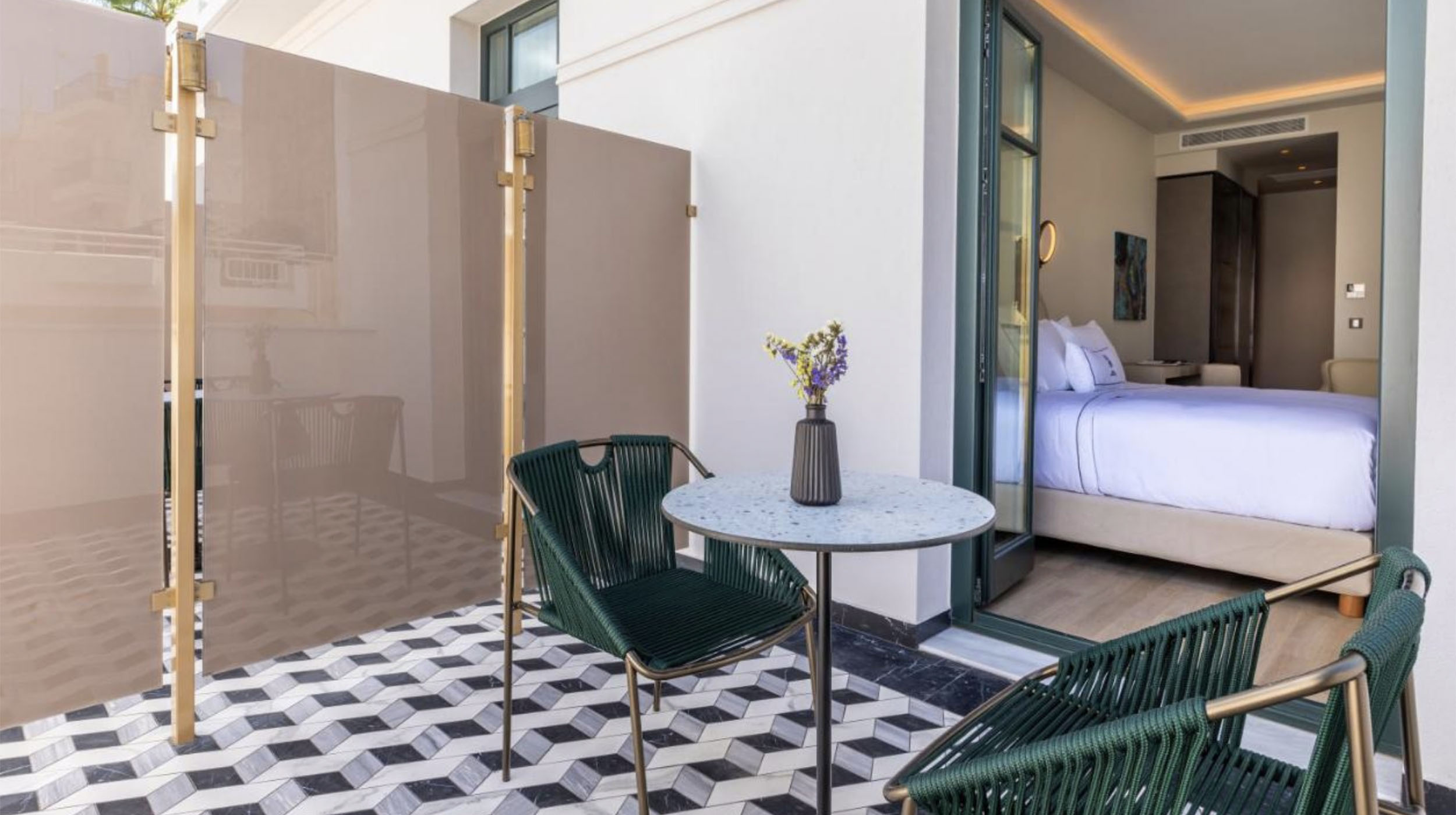 Block one image centered