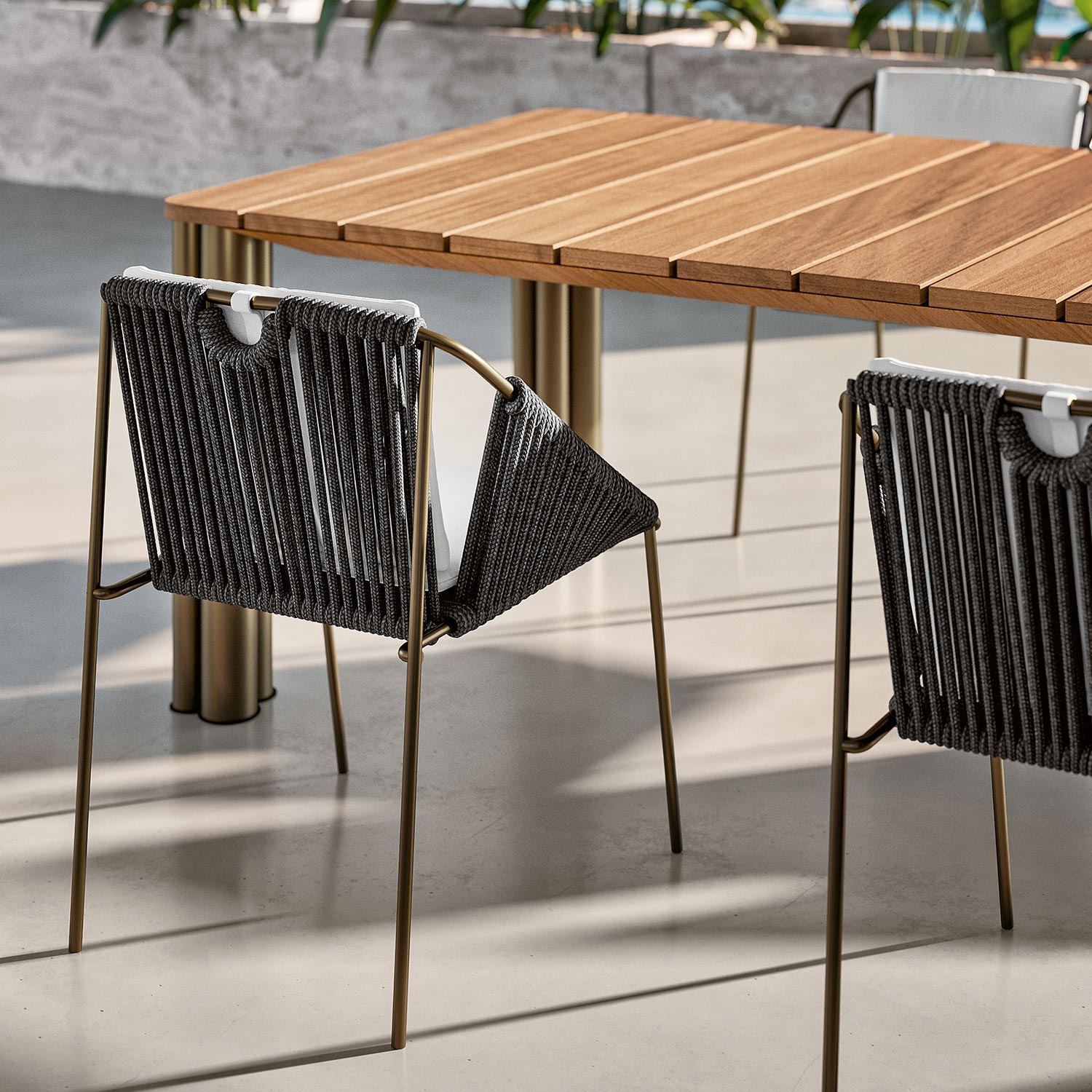 Block one image centered