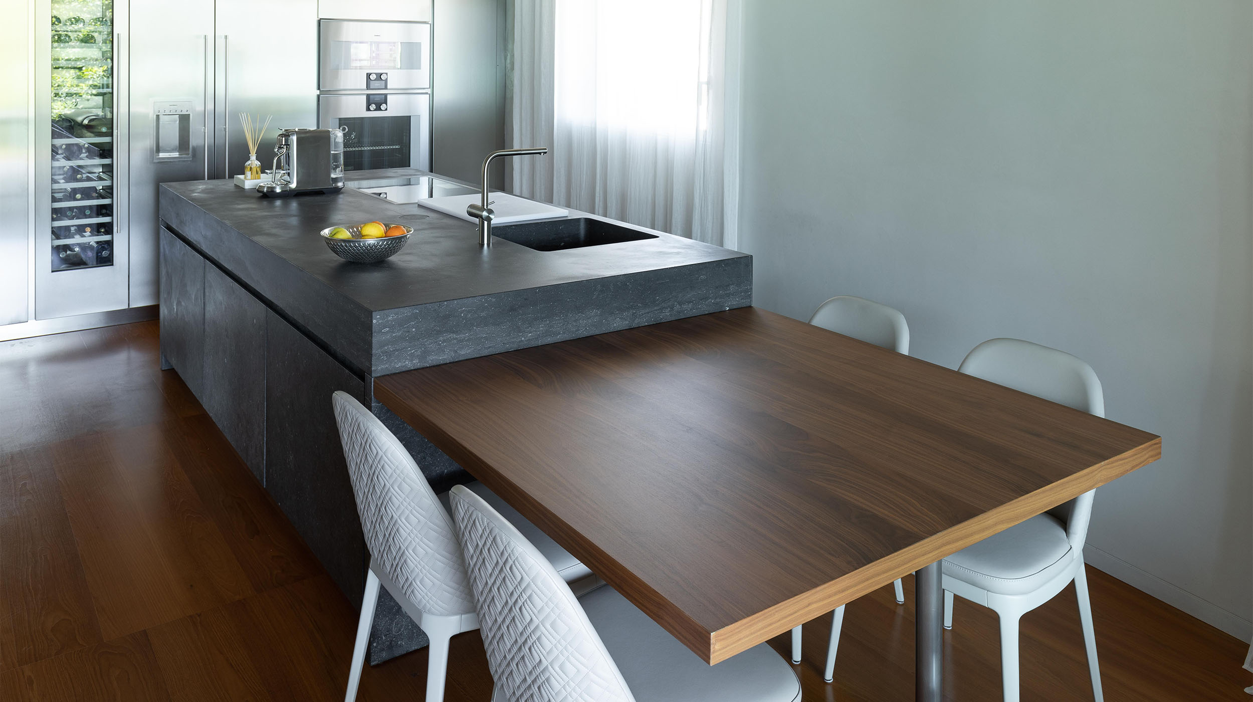 Block one image right