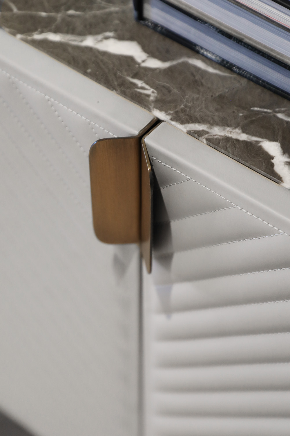 Block one image right