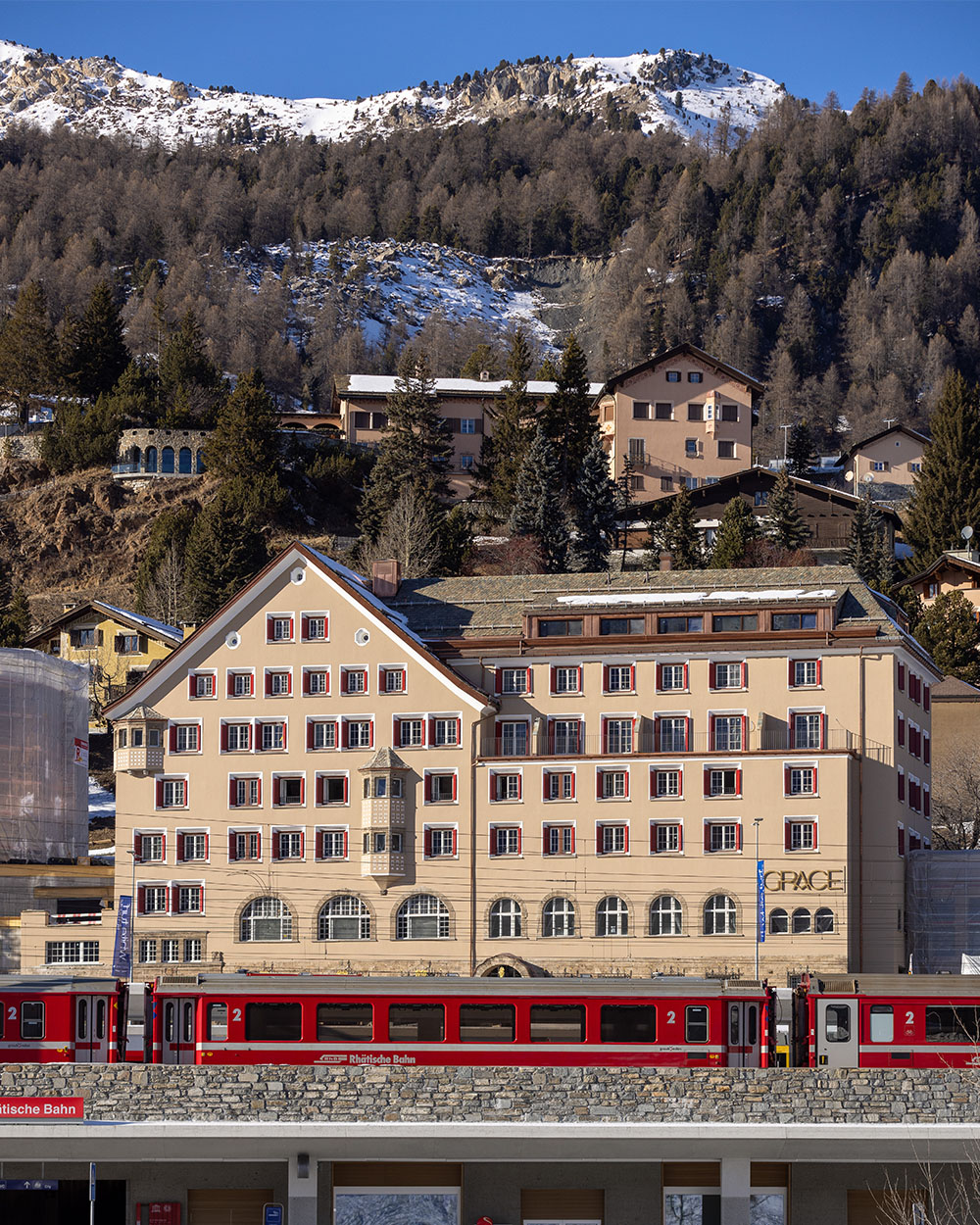 Block one image left