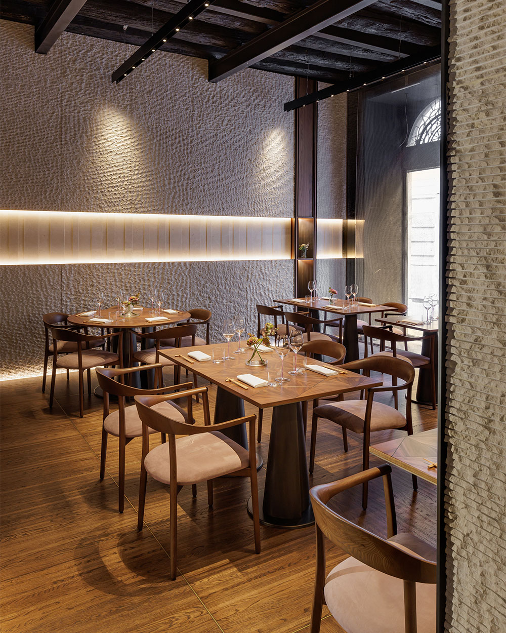 Block one image left