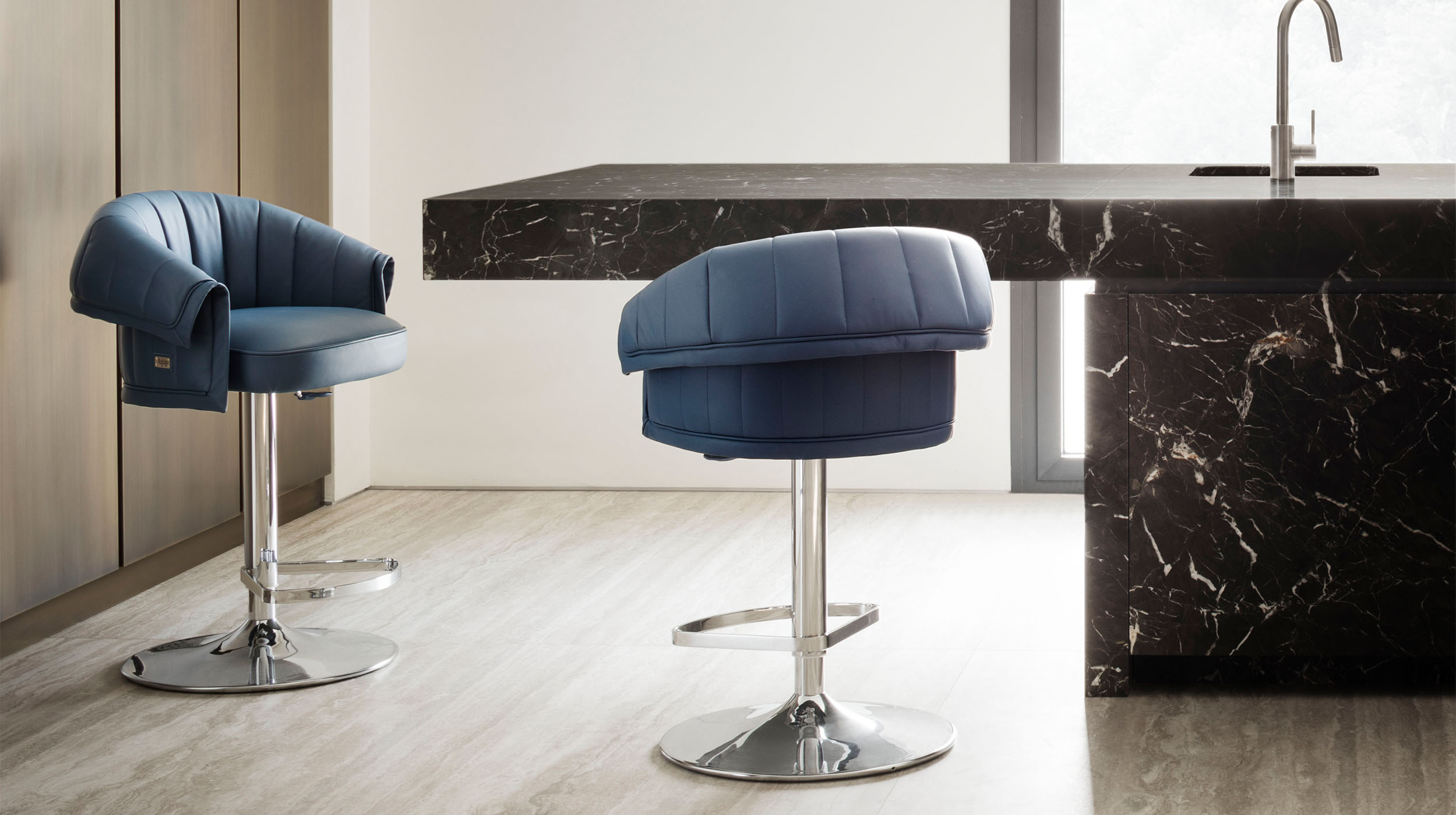 MANTA-STOOL-copy.jpg