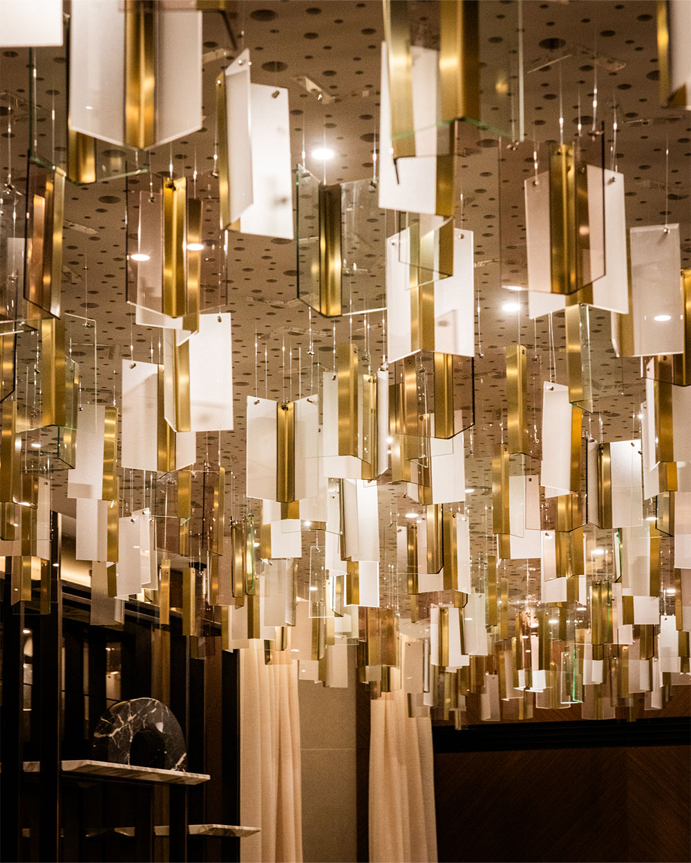 Block one image right