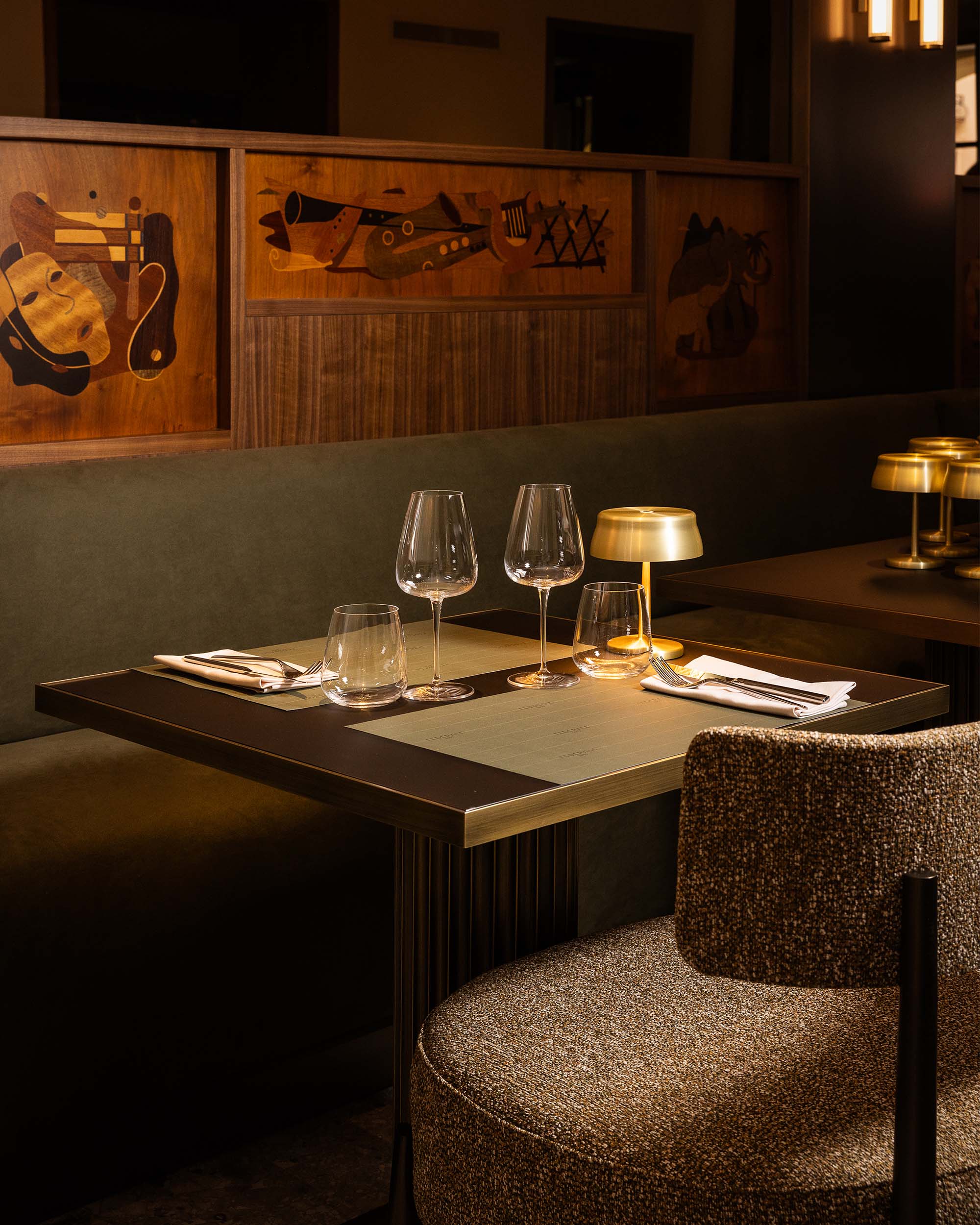 Block one image right