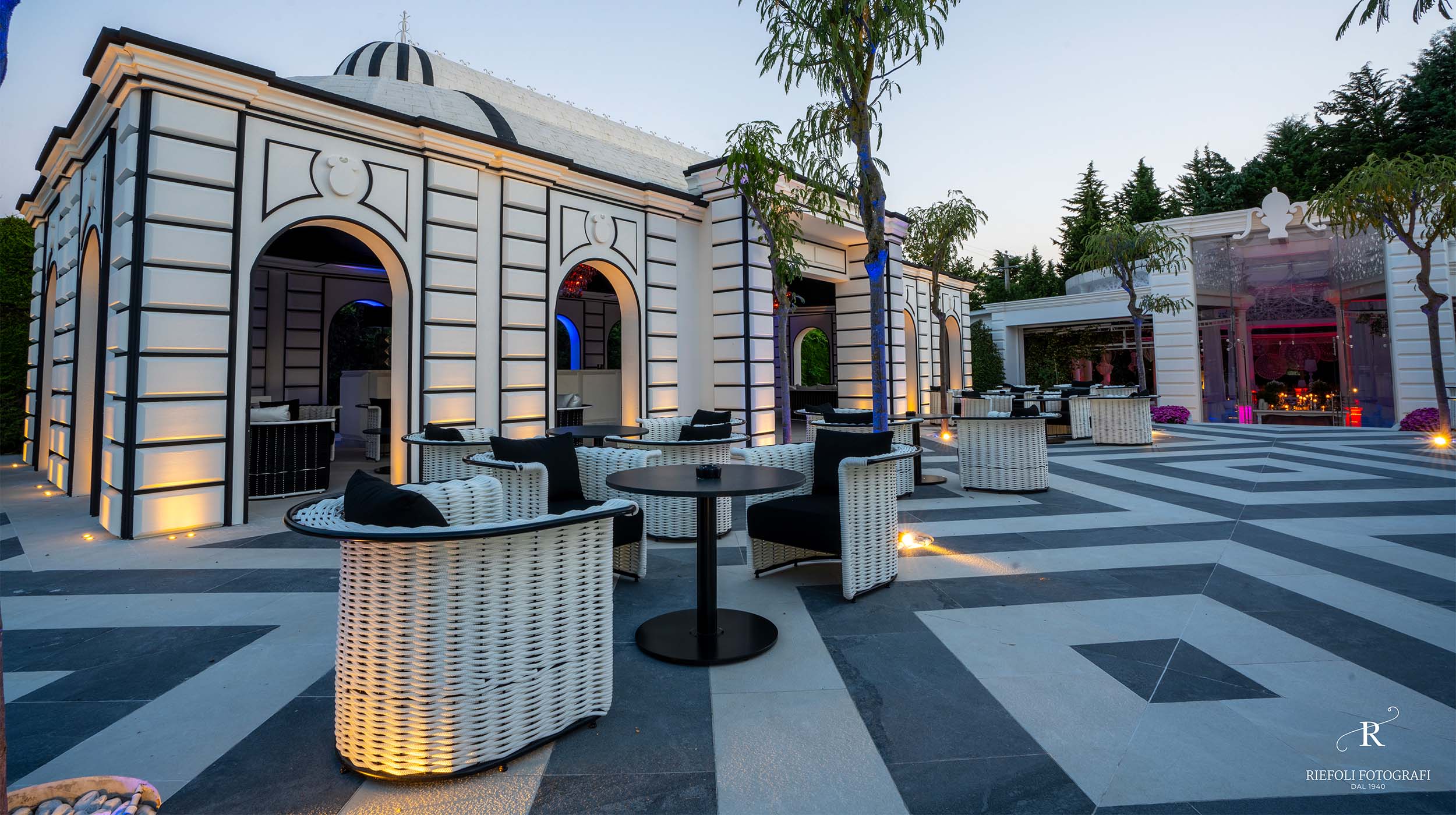 Block one image centered