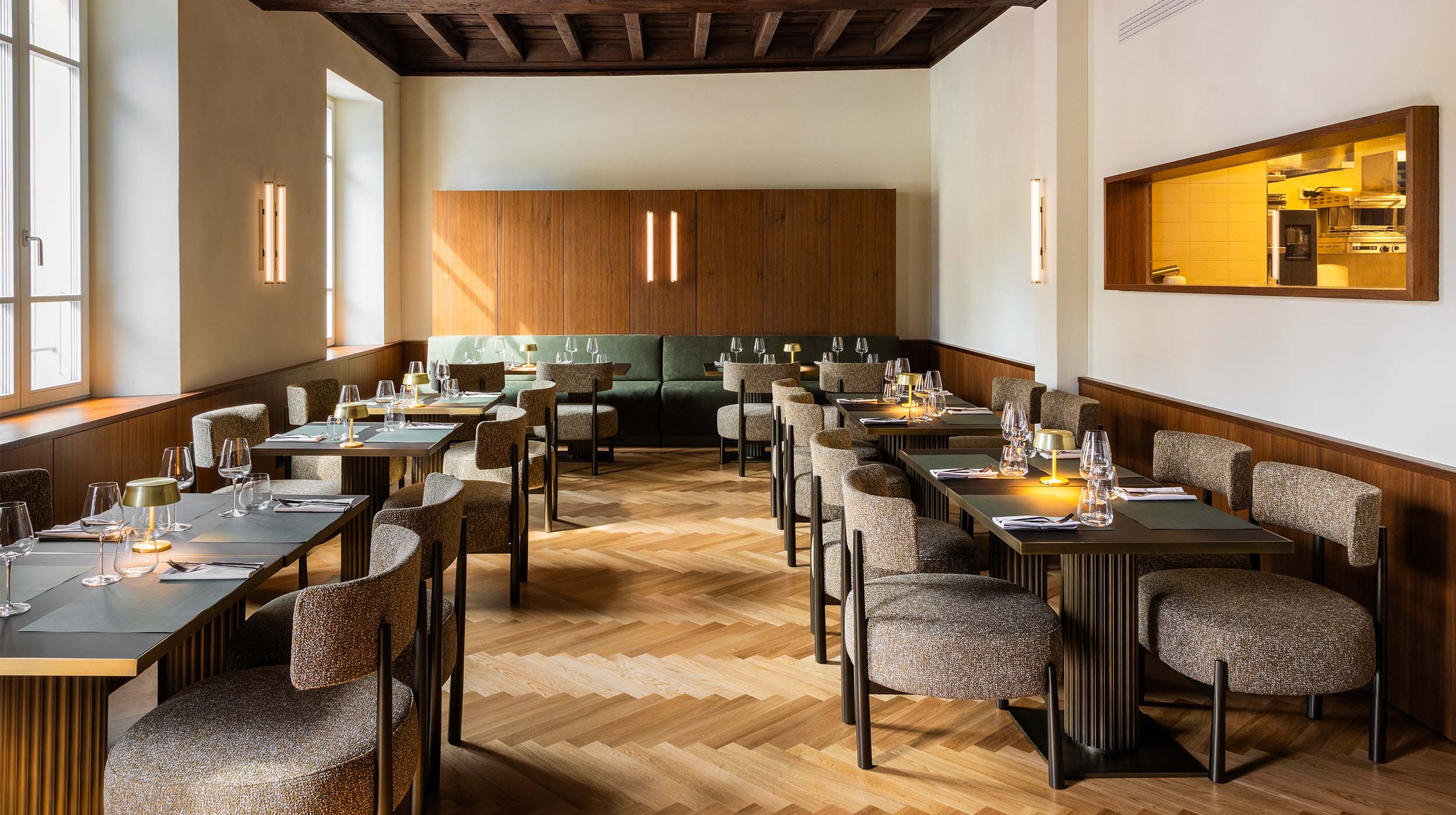 Block one image full